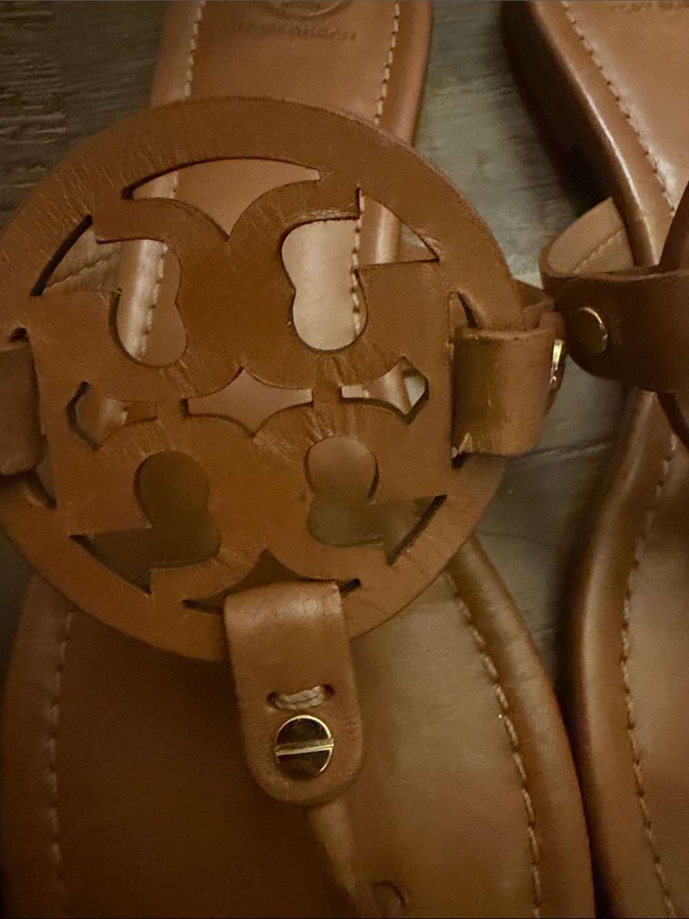 Tory Burch Tan Leather Logo Thong Sandals - Picture 2 of 6